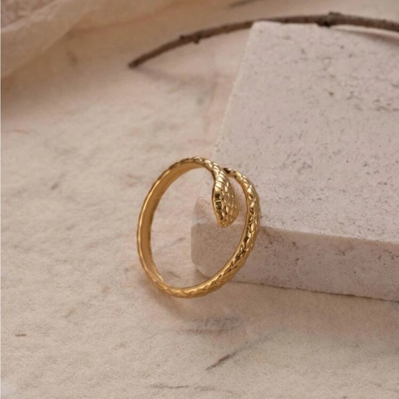 Unbranded Jewelry - ⚜️Host Pick⚜️ Gold Tone Stainless Steel Cuff Serpent Ring (Textured Snake)